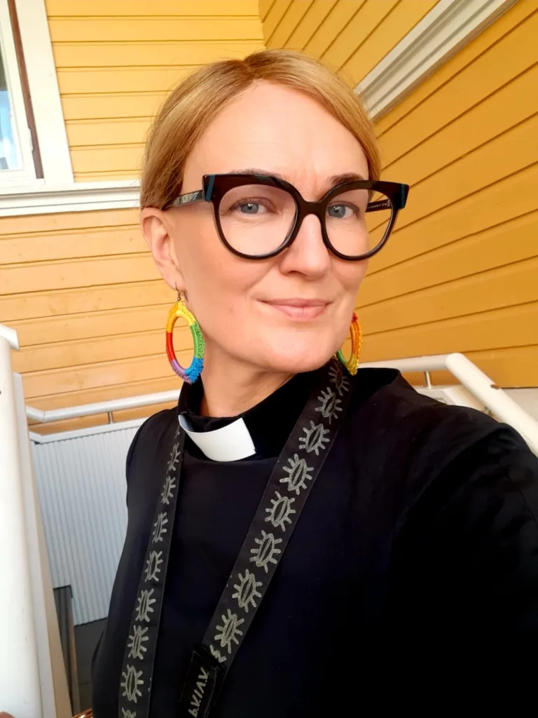 Tuomiorovasti Satu Saarinen Oulu Pride -viikon 2025 suojelija